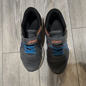 Asics boy shoes